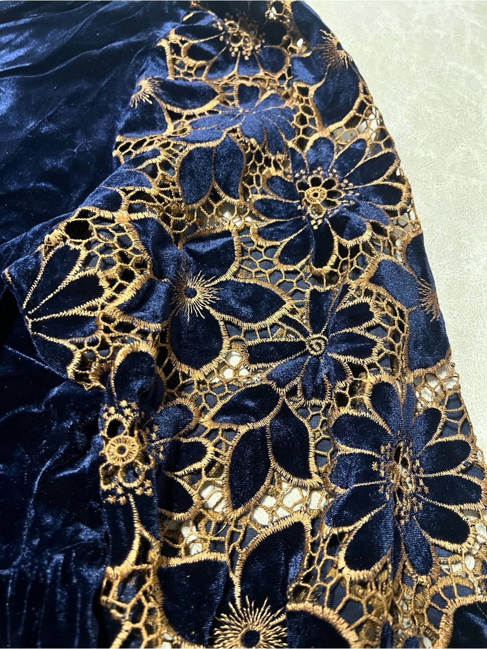 Umgee *NEW* Crushed Velvet & Lace Navy Blue Baby Doll 3/4 Sleeve Top. Size L - Picture 3 of 9